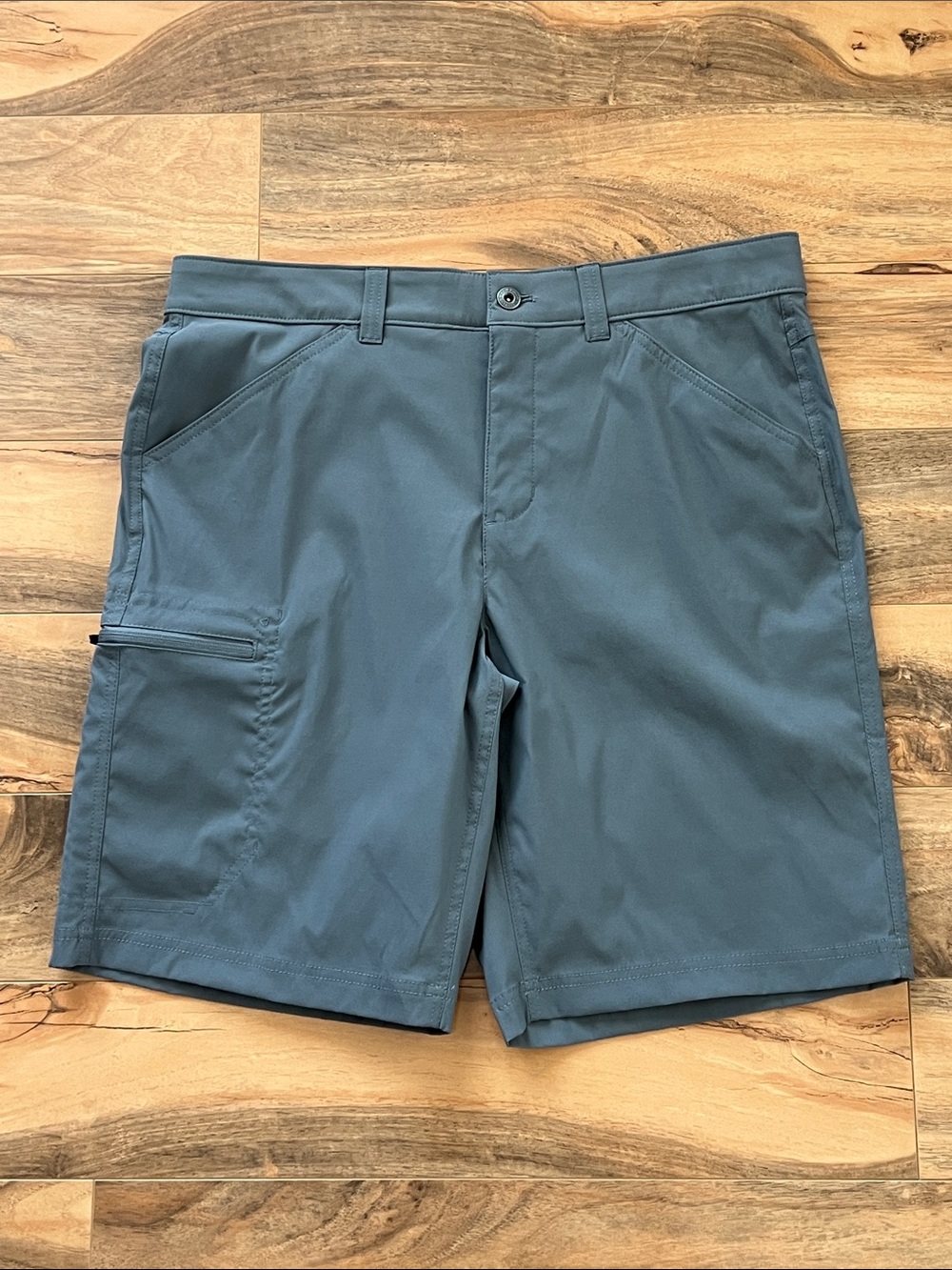 Eddie Bauer Rainier Tech Shorts Men’s Sz 34 Gray Hiking Outdoor Stretch NWT